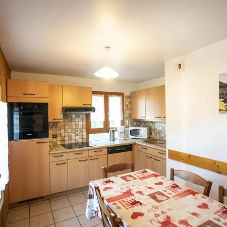 à : 3 Pièces, 6 Personnes, Animaux Admis - Fr-1-676-24 * Châtel