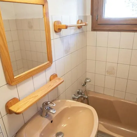 Appartement à : 3 Pièces, 6 Personnes, Animaux Admis - Fr-1-676-24